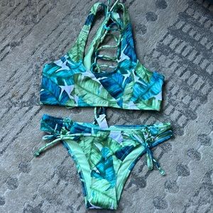 Women’s bathing suit